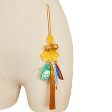 Laden Sie das Bild in den Galerie-Viewer, Zoey Tassel-Anhänger Huntrix Zoey Cosplay Requisite