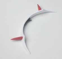 Laden Sie das Bild in den Galerie-Viewer, DARLING in the FRANXX  02 Zero Two Kopfschmuck Haarspange Cosplay Requisite