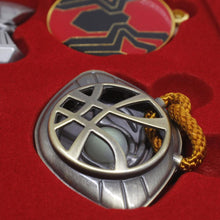 Laden Sie das Bild in den Galerie-Viewer, Avengers 3 Infinity War Pin Set Anhänger 11 Stücke Schlüsselanhänger
