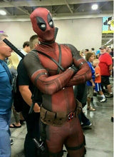 Laden Sie das Bild in den Galerie-Viewer, Marvel Comics Deadpool Cosplay Kostüm Version B